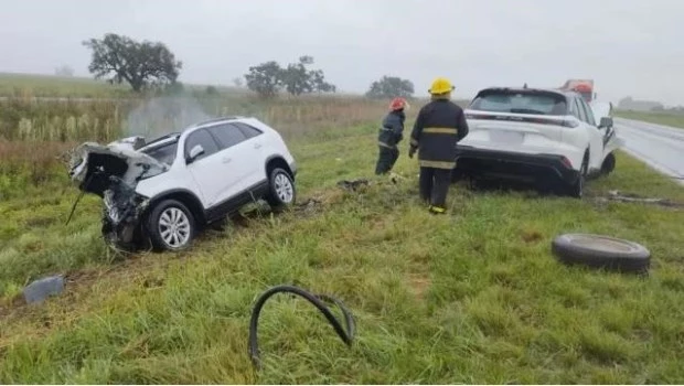 Murieron tres personas por un choque frontal entre dos camionetas en Santa Fe 