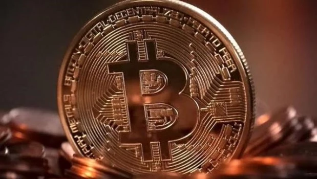 El bitcoin rompe todas las barreras y supera los 98.000 dólares