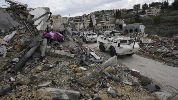 Israel lanza el primer ataque aéreo contra Líbano desde el alto el fuego y acusa a Hezbollah de violar la tregua