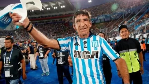 Costas sobre Milito: "Lo quiero mucho y le dije que no vine a dividir a Racing"