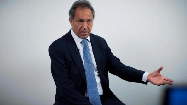 Scioli anunció que se podrá pagar pasajes aéreos hasta en 18 cuotas sin interés