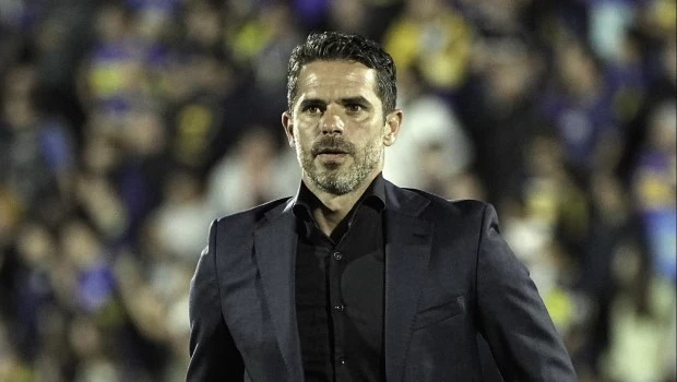 Gago tiene en la mira a Brey, Advíncula, Figal y Miramón 