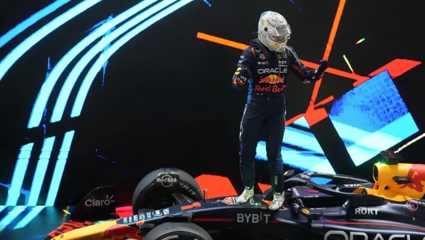 Verstappen brilla en Qatar y el título de Constructores se decidirá en Abu Dabi