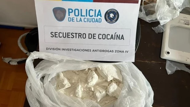 Clausuraron un kiosco en Monserrat en el que se vendían drogas: dos personas fueron detenidas y condenadas 