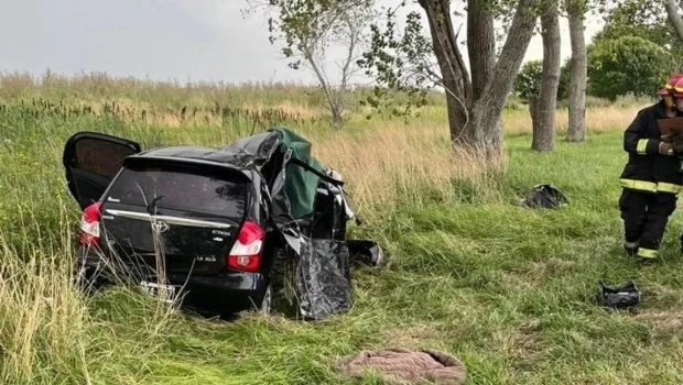 Choque fatal en Ruta 11: murieron una mujer y sus dos hijos 