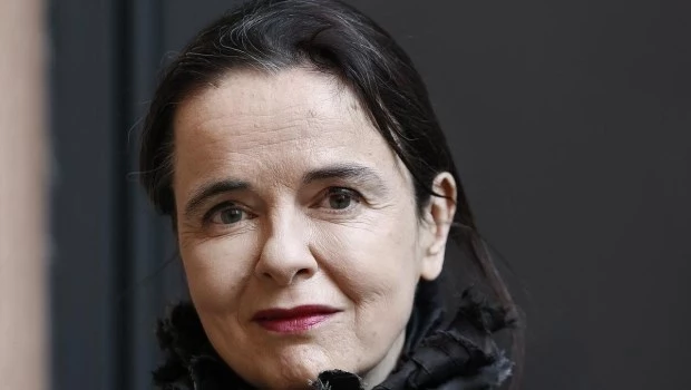 El culto a los libros se pasea por la más reciente novela traducida de Amélie Nothomb.