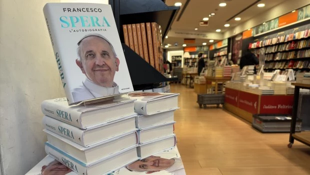 Presentaron en Roma la autobiografía del Papa