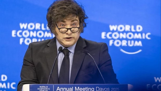 "El mundo abraza a la Argentina, que se convirtió en ejemplo mundial", afirmó Milei en Davos