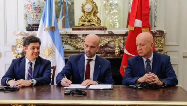 El Gobierno firmó un acuerdo bilateral para mayor conectividad aérea con Turquía