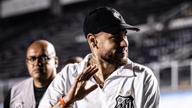 Neymar vuelve al Santos: "Siento como si estuviera retrocediendo en el tiempo"