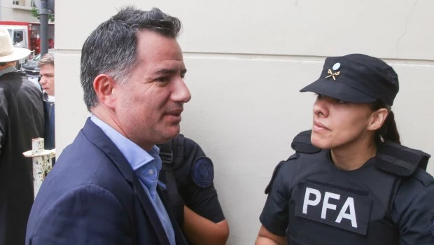 Un diputado libertario admite un escenario complicado en la Cámara Alta