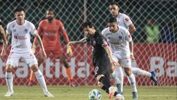 Con tantos de Messi y Redondo, el Inter Miami goleó a Olimpia en Honduras 