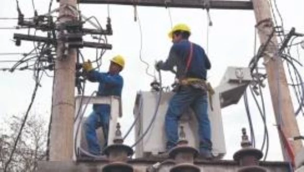 Dos delincuentes se hicieron pasar por operarios de una empreza de luz y desvalijaron a una jubilada