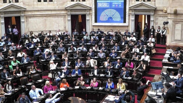 El oficialismo consiguió quórum y en Diputados comenzó el debate del proyecto de Ficha Limpia