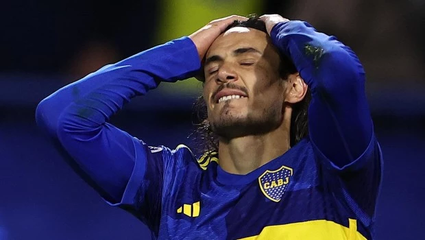 Preocupación en Boca: Cavani no llega al partido de la Copa Libertadores 