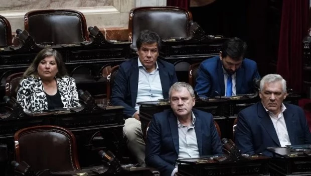 Diputados de la oposición dialoguista piden una sesión para tratar los proyectos que investigan el criptogate