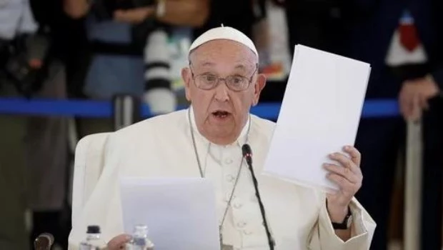 Las condiciones clínicas del papa Francisco mejoraron, informó la Santa Sede