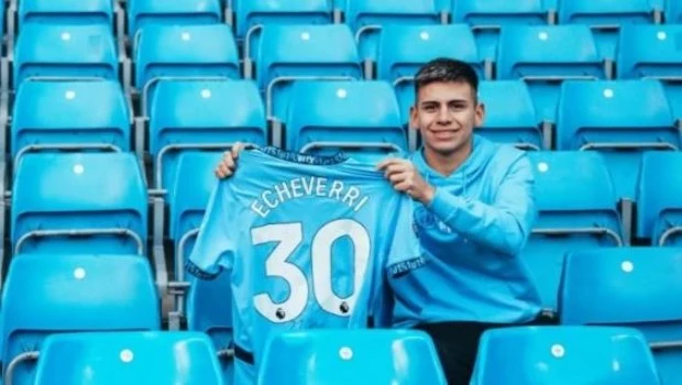 Manchester City recibe a Claudio Echeverri: "Un nuevo azul argentino"