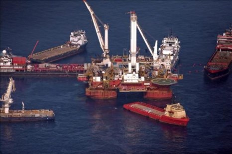 Fracasa la operación para detener la fuga de petróleo en el Golfo de México