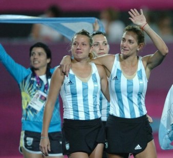 Las Leonas llegan mañana a la Argentina con su cuarta medalla olímpica