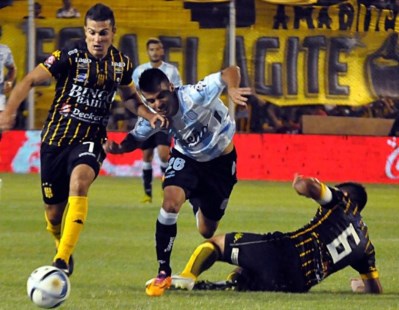 Racing y Olimpo tuvieron pocas luces en Bahía Blanca