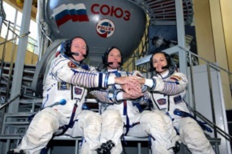 Tras Permanecer 200 Días En El Espacio, Los Tres Astronautas De La EEI ...