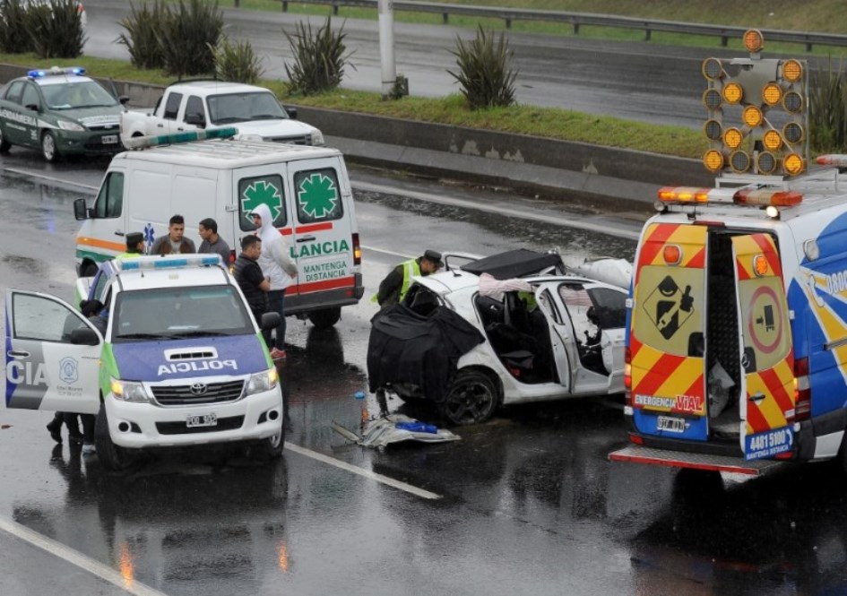 Un policía murió en un choque múltiple en la autopista del Oeste