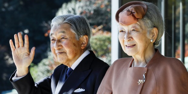 El emperador Akihito dejará el trono en Japón el 30 de abril del 2019