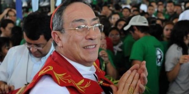 Acusan al cardenal que coordina las reformas de Francisco de recibir un sobresueldo