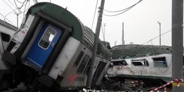 Descarriló Un Tren En Milán Al Menos 3 Muertos Y Más De 100 Heridos