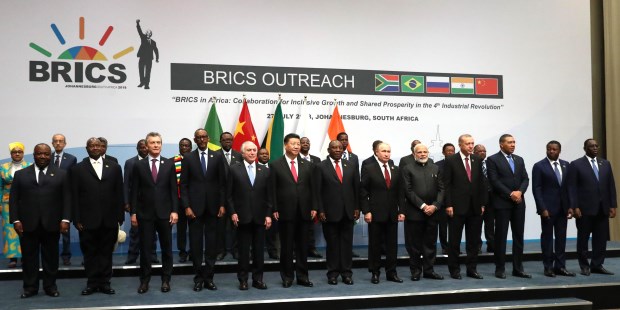 Macri denuncia ante BRICS la "escalada de medidas unilaterales" en el mundo