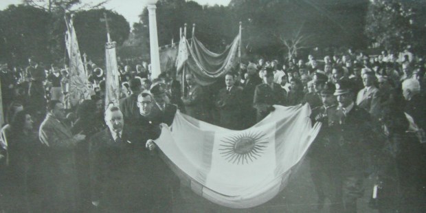 Procesión de Corpus Christi en General Pico, 1954. Fuente: Colegio Santa Inés, General Pico.