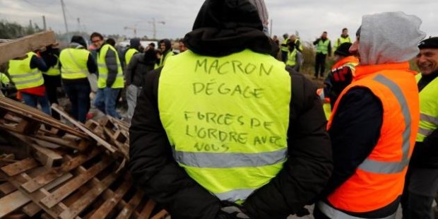 La Francia levantisca ha pasado de los gorros frigios a las chaquetas amarillas 